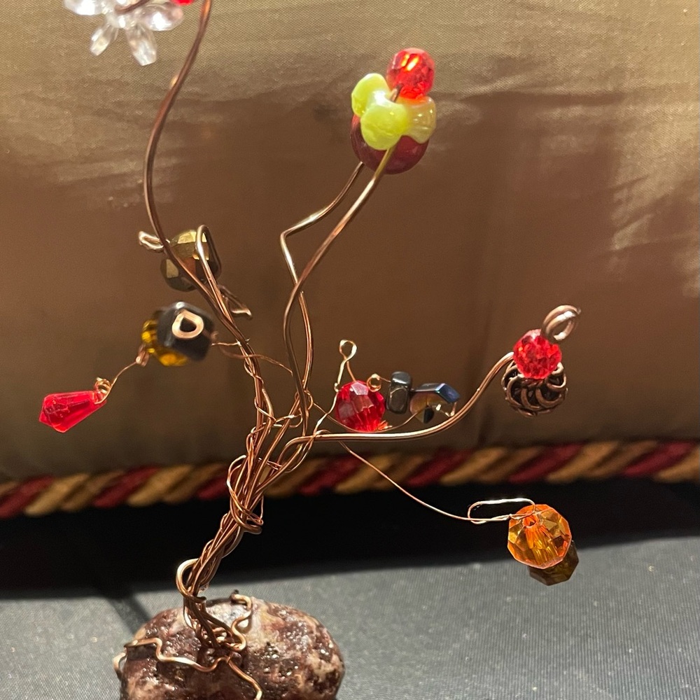 Mini wire tree